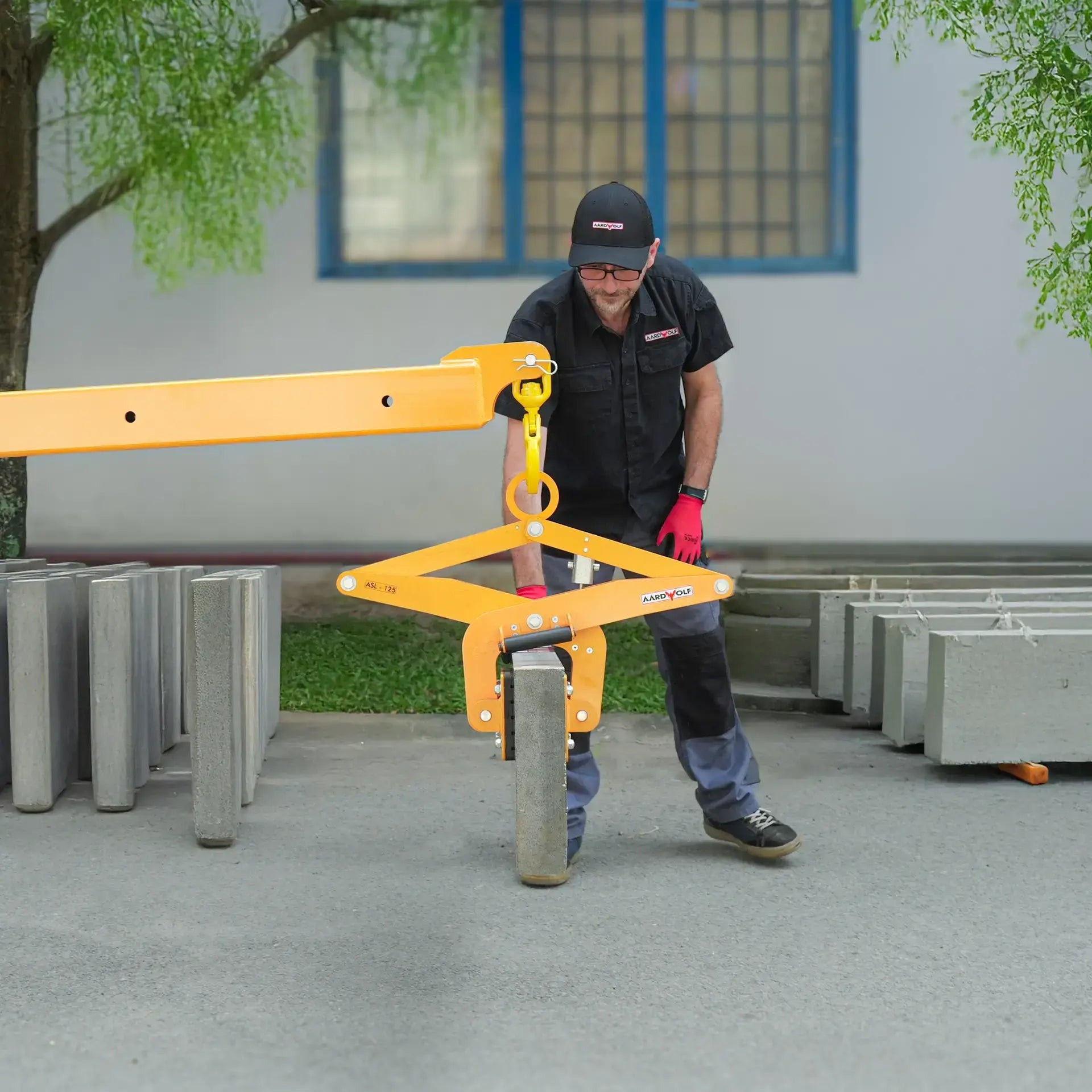 Aardwolf Scissor Lifter ASL125 – 0 to 4-7/8 in. Grip, Gravity Auto-Locking