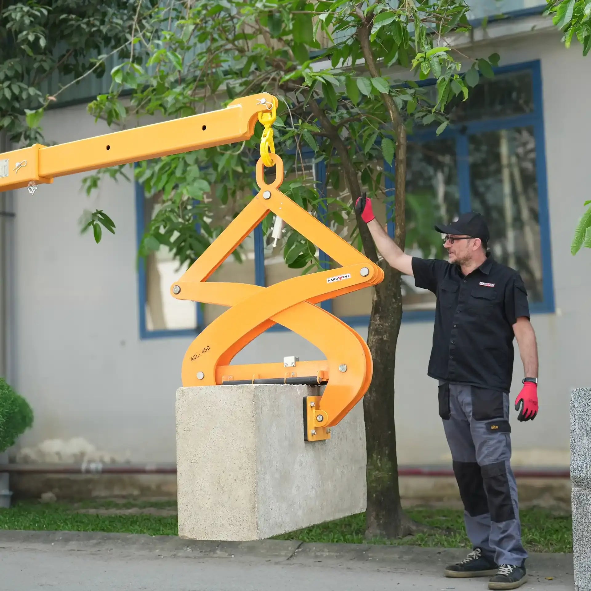 Aardwolf Scissor Lifter ASL450 – 11-3/4 in. to 17-3/4 in. Grip, Gravity Auto-Locking
